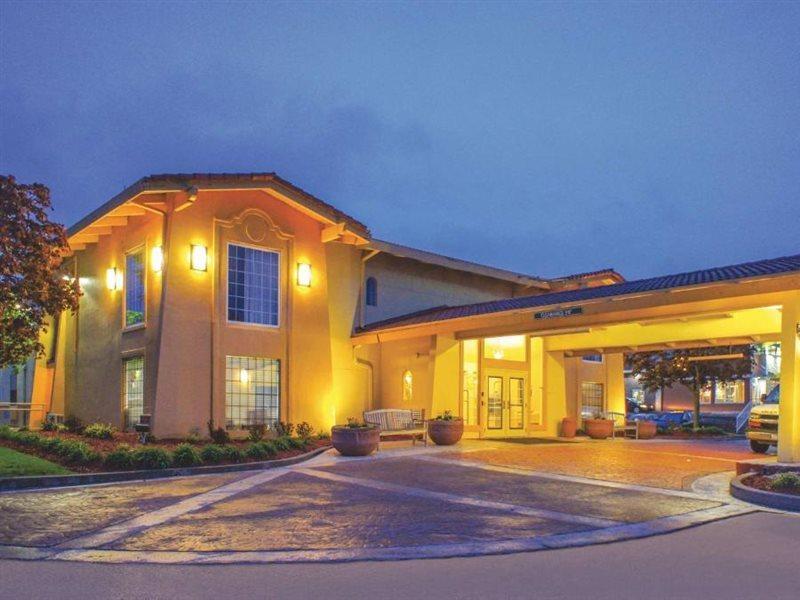 La Quinta Inn By Wyndham Moline Airport Екстер'єр фото