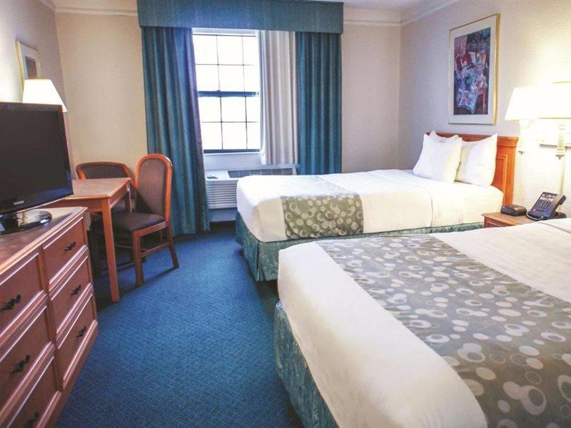 La Quinta Inn By Wyndham Moline Airport Екстер'єр фото