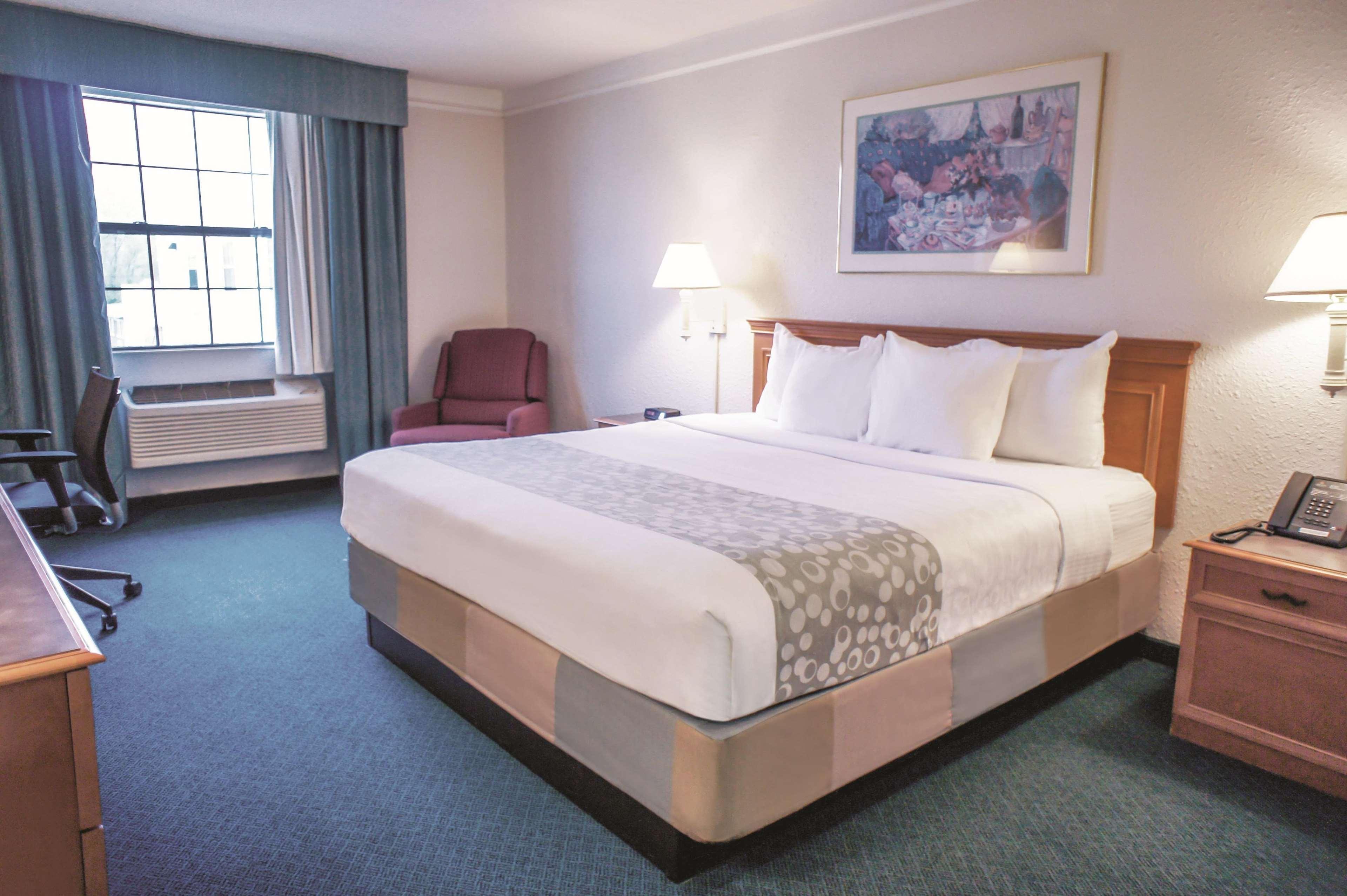 La Quinta Inn By Wyndham Moline Airport Екстер'єр фото