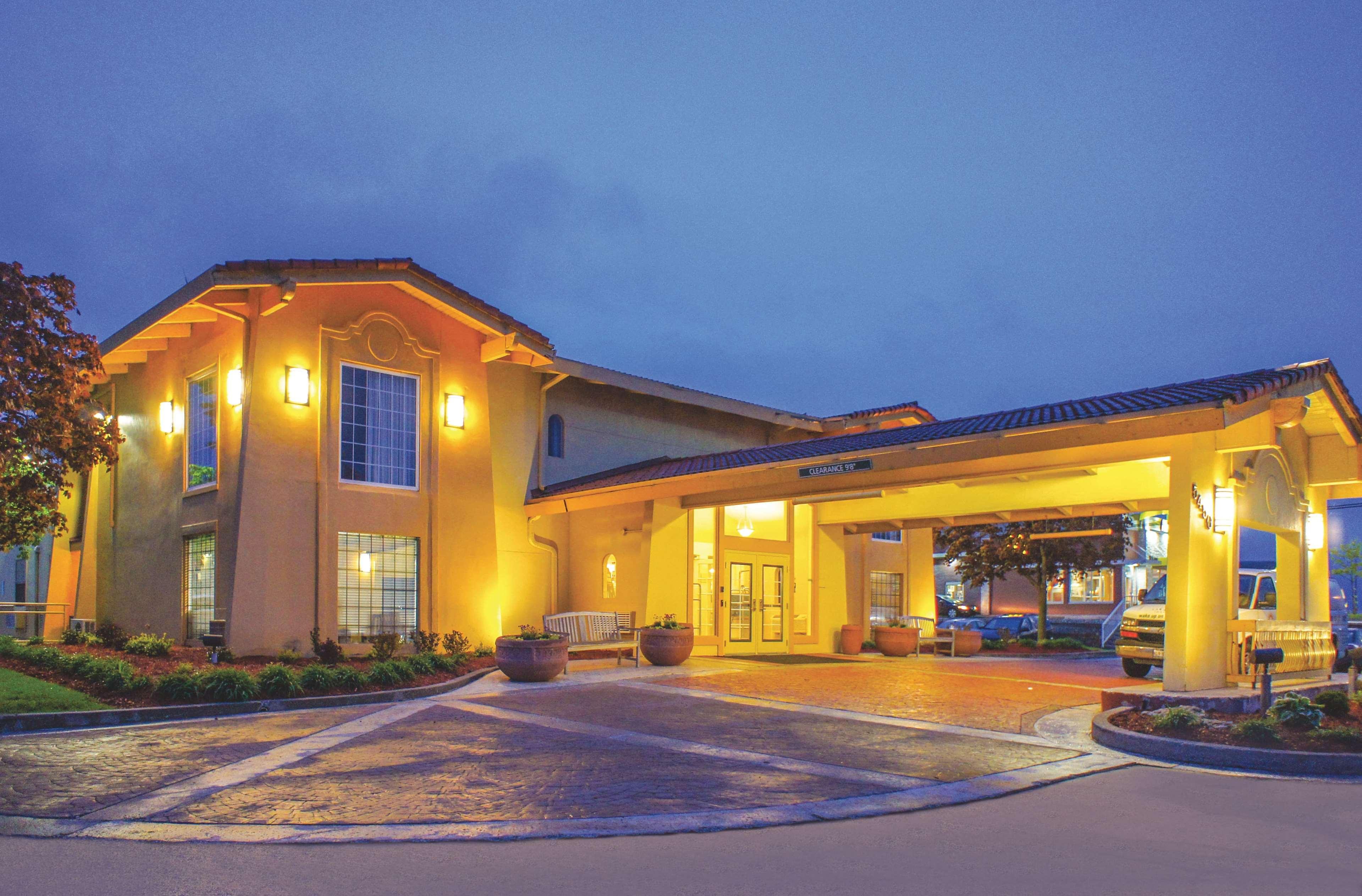 La Quinta Inn By Wyndham Moline Airport Екстер'єр фото