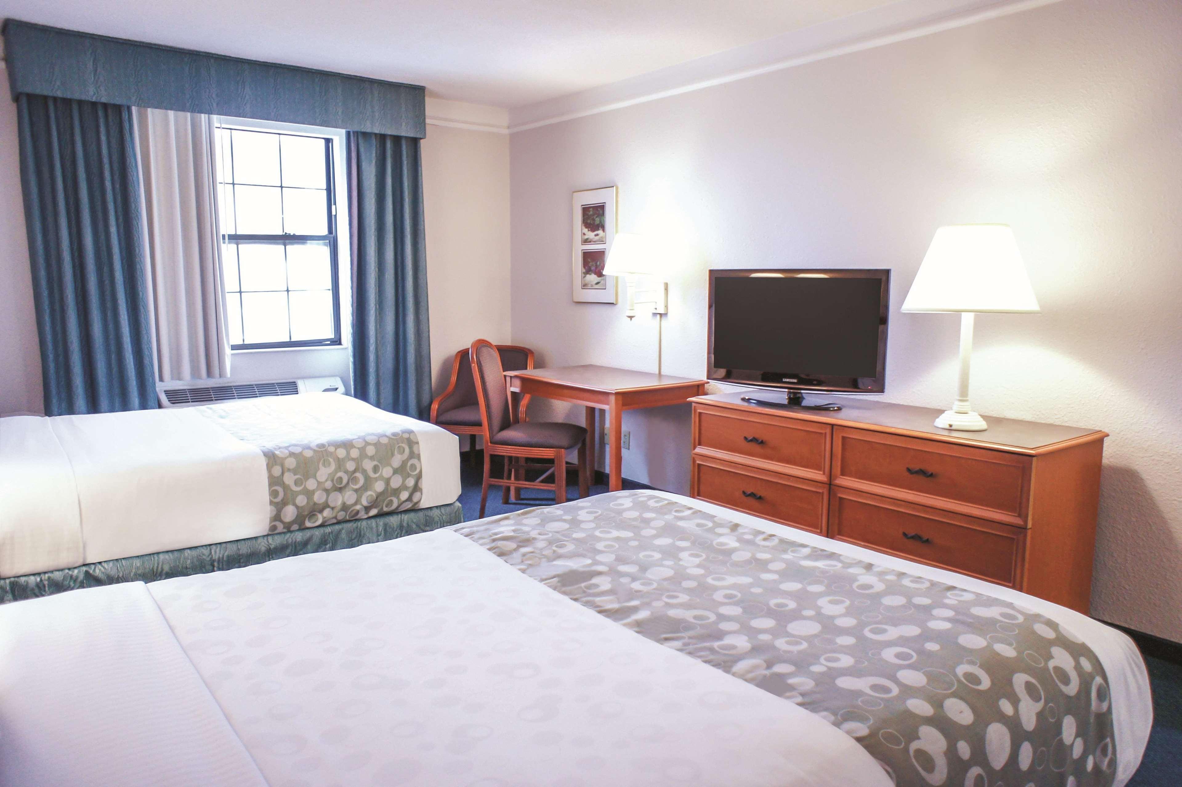 La Quinta Inn By Wyndham Moline Airport Екстер'єр фото