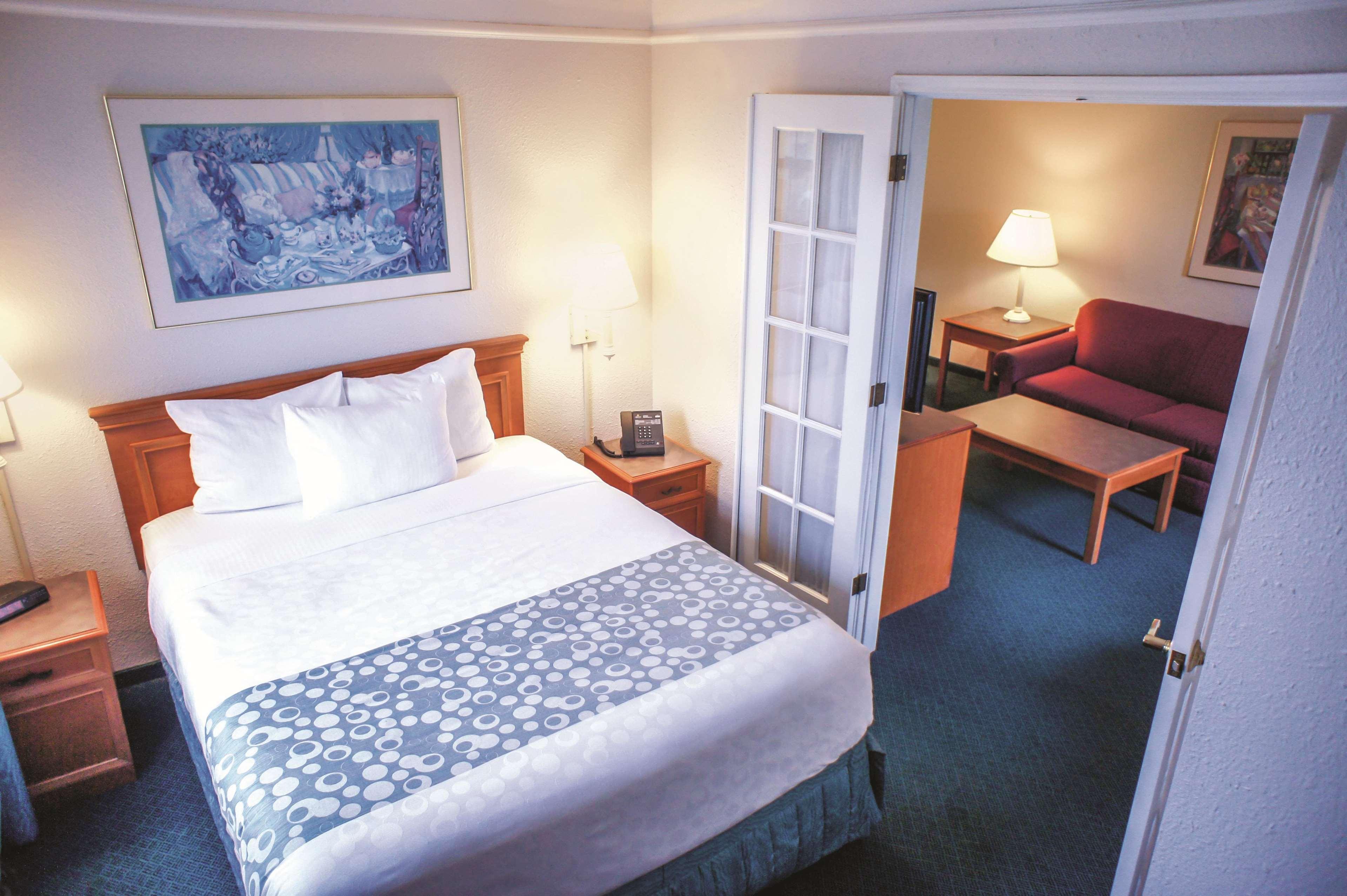 La Quinta Inn By Wyndham Moline Airport Екстер'єр фото