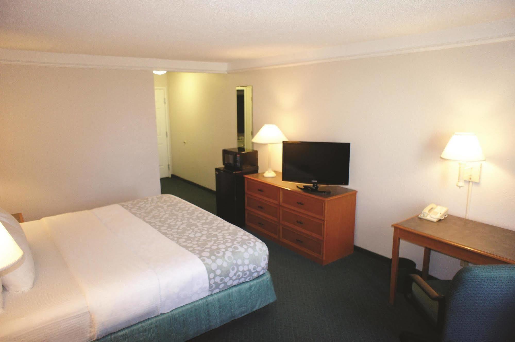 La Quinta Inn By Wyndham Moline Airport Екстер'єр фото