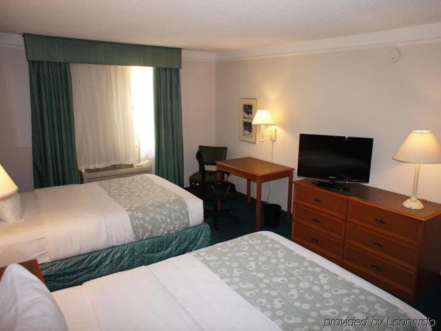 La Quinta Inn By Wyndham Moline Airport Екстер'єр фото