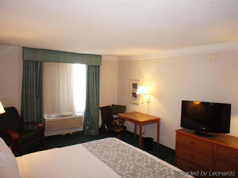 La Quinta Inn By Wyndham Moline Airport Екстер'єр фото