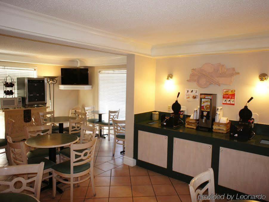 La Quinta Inn By Wyndham Moline Airport Екстер'єр фото