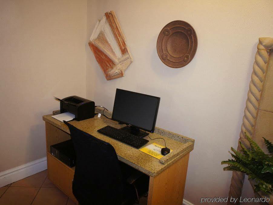 La Quinta Inn By Wyndham Moline Airport Екстер'єр фото